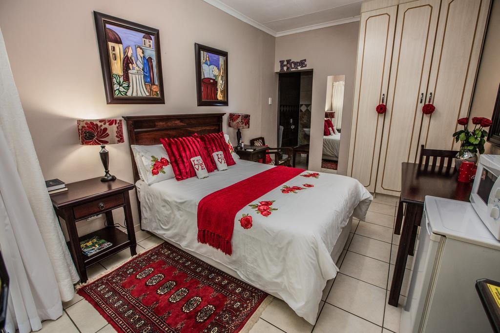 @Home Guest House Rustenburg Rom bilde